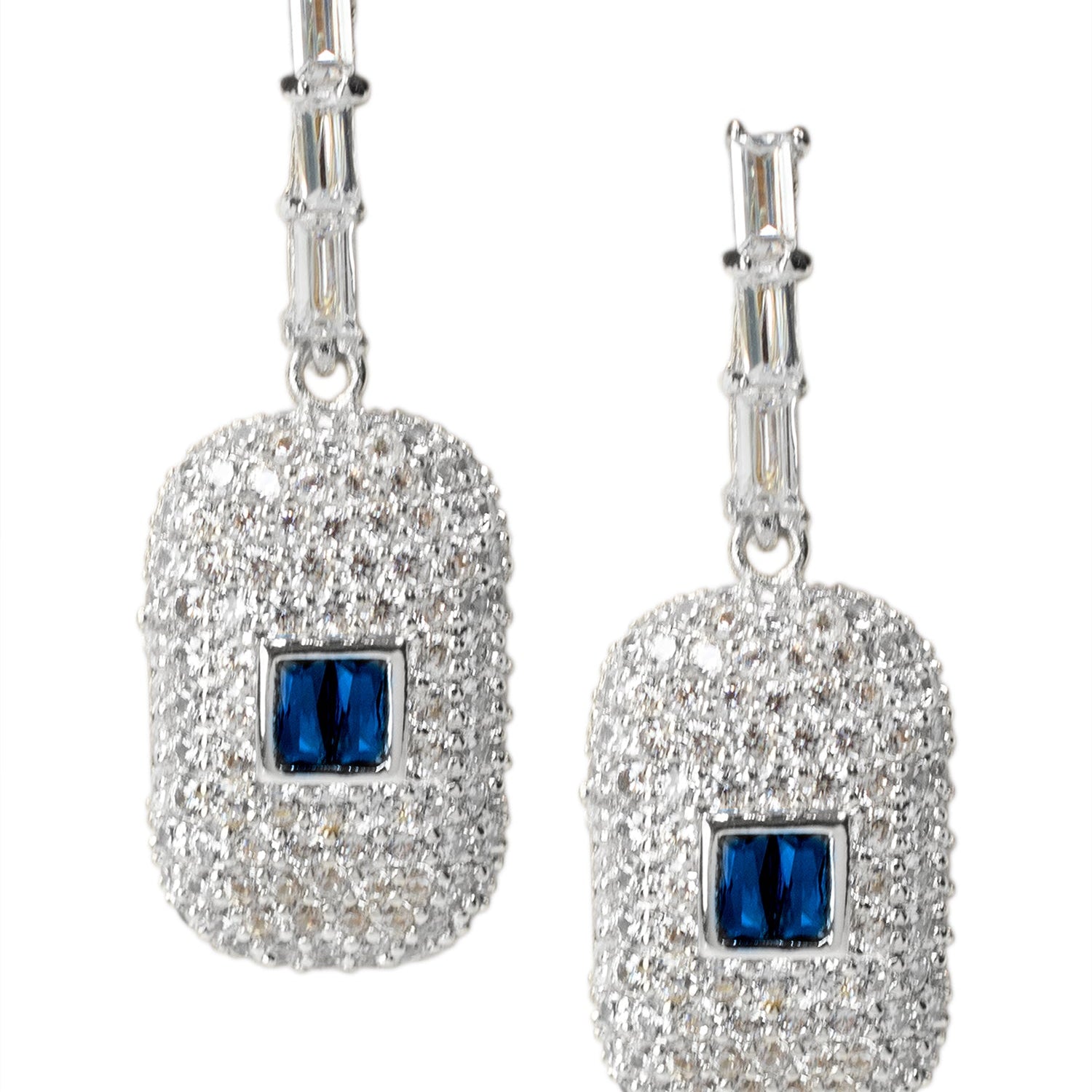 Aretes colgantes pavé con acento de zirconia cúbica baguette azul en latón bañado en rodio, foto 1