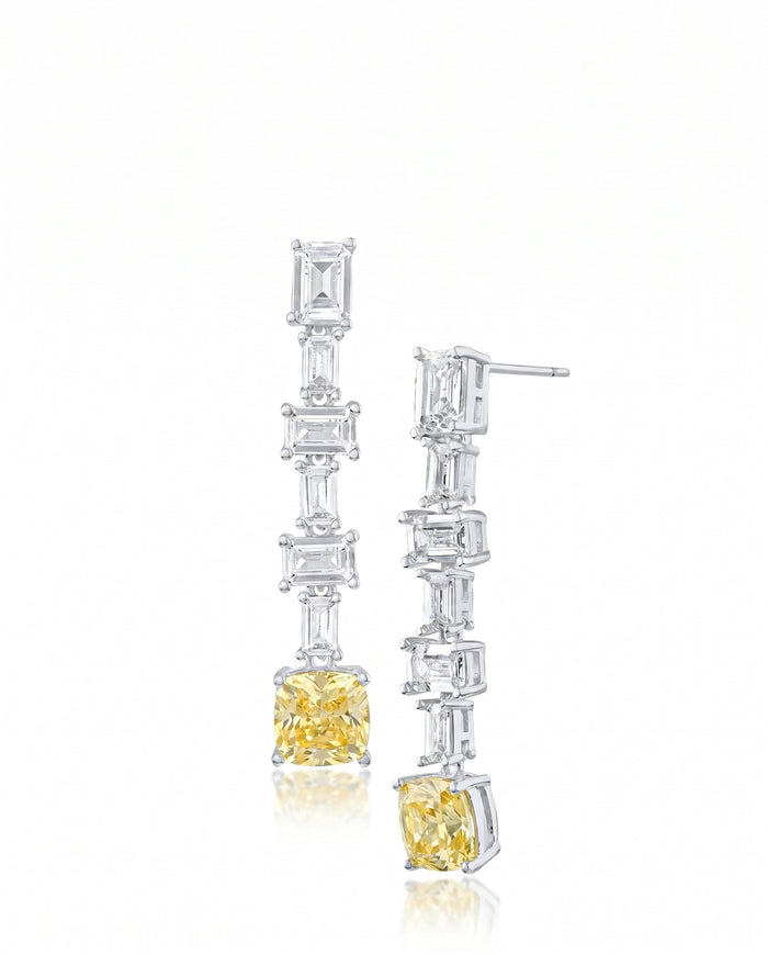 Aretes colgantes con zirconias cúbicas baguette y talla cojín en latón bañado en rodio, foto 2