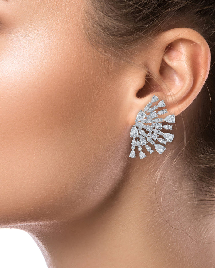 Aretes de medio círculo con zirconias cúbicas redondas y en forma de pera en latón bañado en rodio, foto 2