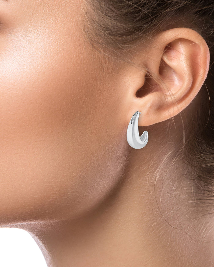 Aretes de aro en forma de gota curva con zirconias cúbicas pavé en latón bañado en oro o en rodio, foto 3