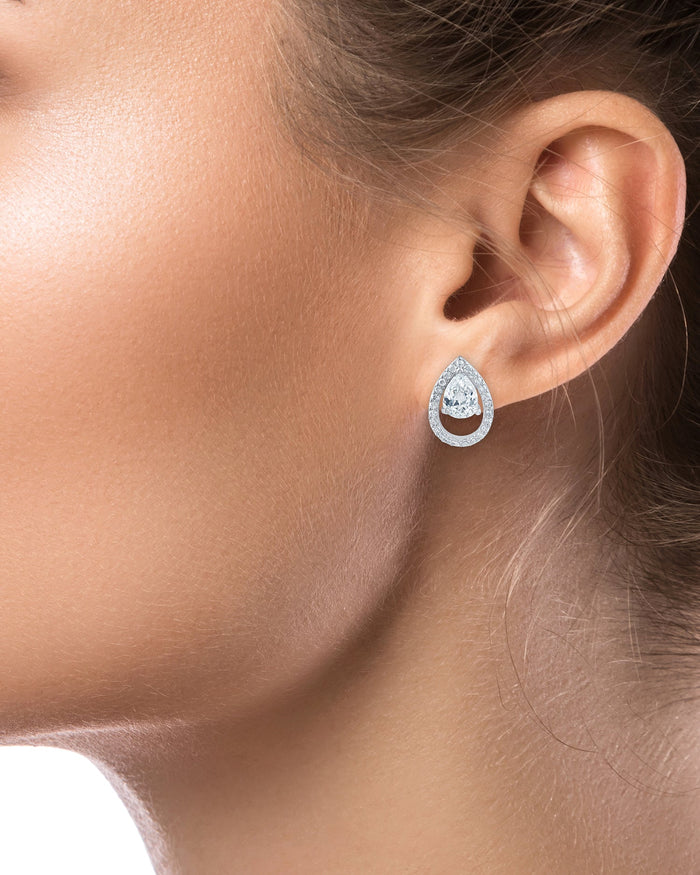 Aretes de botón con zirconia cúbica talla pera y halo pavé en latón bañado en rodio, foto 4