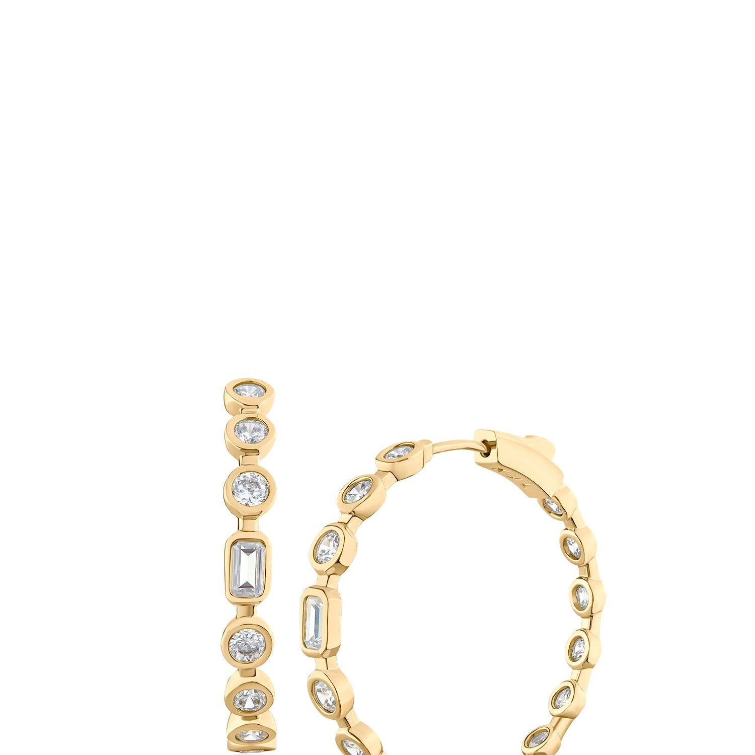 Aretes de aro con zirconias cúbicas redondas y baguette en engaste de bisel en latón bañado en oro, foto 1
