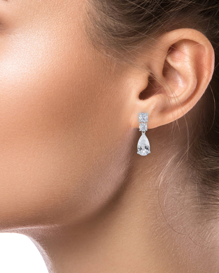 Aretes colgantes con zirconias cúbicas talla pera y redondas en latón bañado en rodio, foto 3