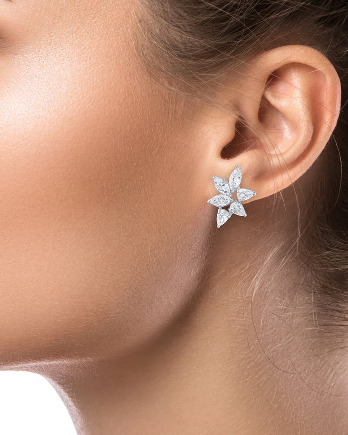 Aretes de racimo floral con zirconias cúbicas talla marquesa y pera en latón bañado en rodio, foto 2