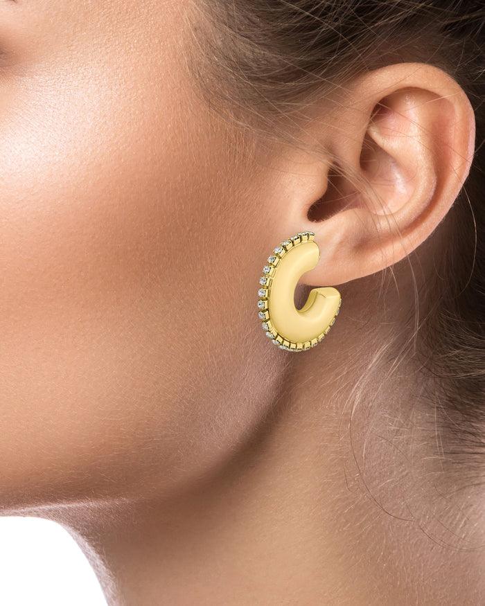 Aretes de aro gruesos con zirconias cúbicas redondas en latón bañado en oro, foto 2