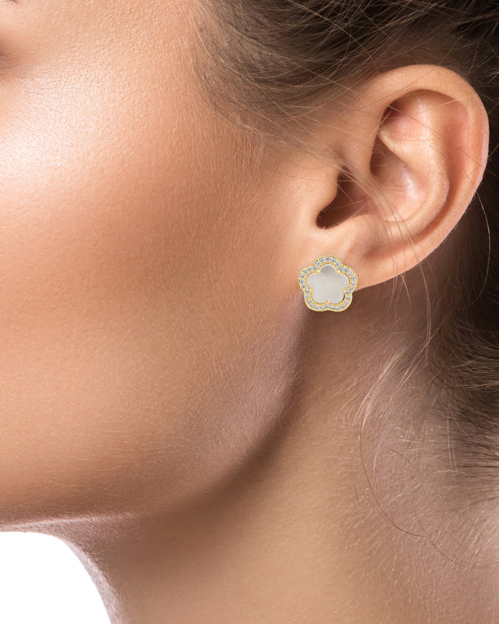 Pavé Cubic Zirconia Clover Stud Earrings in Gold-Plated Brass, photo 3