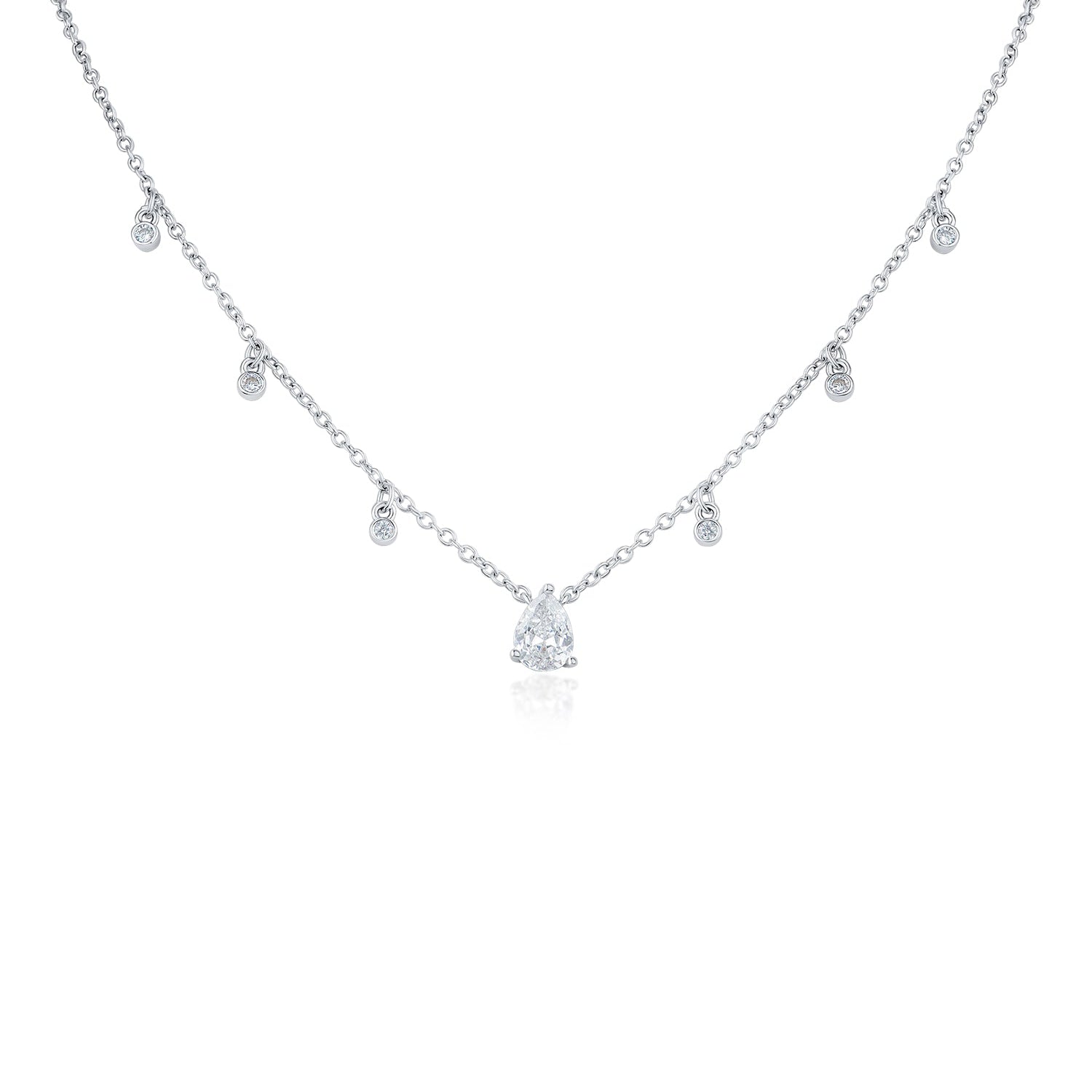 Collar con dije de zirconias cúbicas redondas y en forma de pera en latón bañado, foto 1