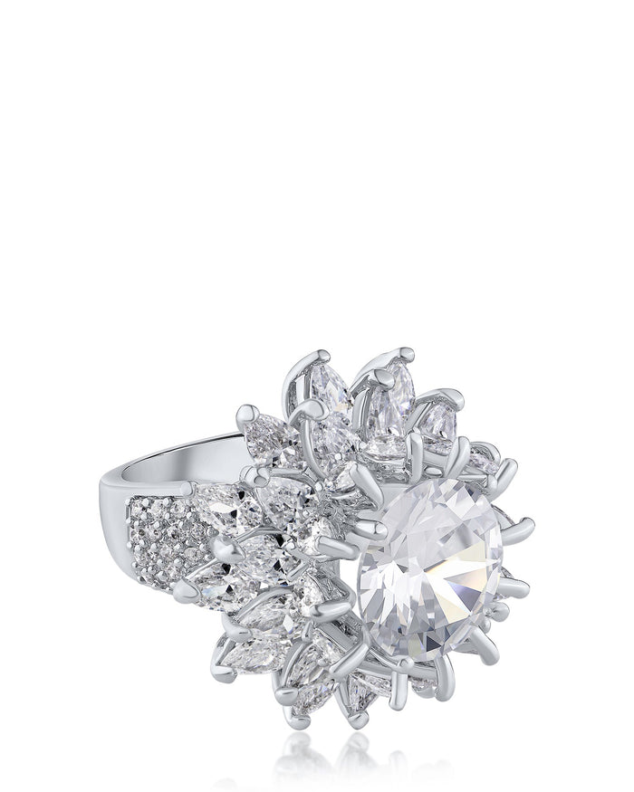 Anillo floral con zirconias cúbicas de varias tallas en latón bañado en rodio, foto 2