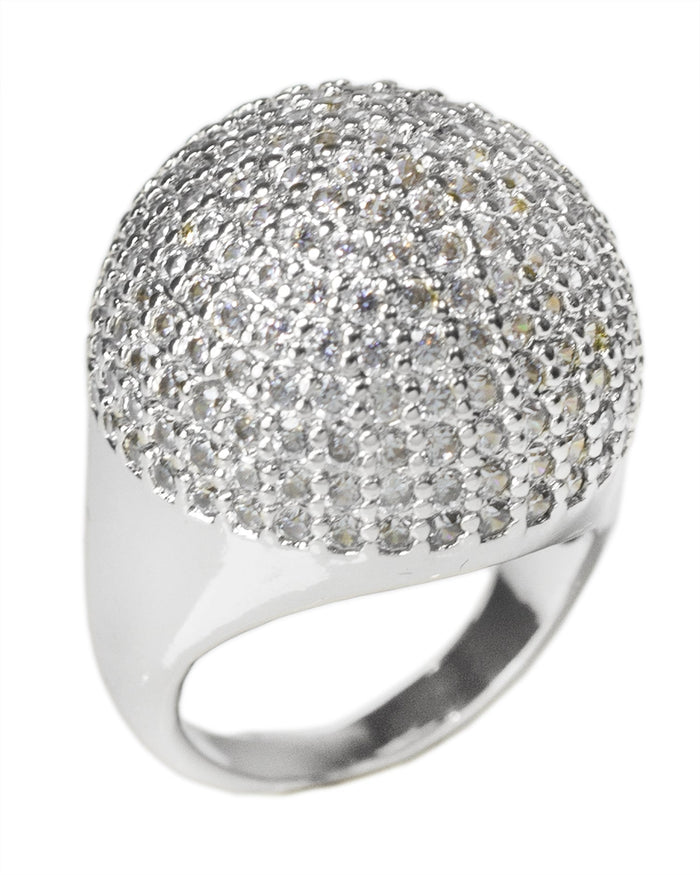 Anillo domo con zirconias cúbicas redondas en engaste pavé en latón bañado en rodio, foto 1