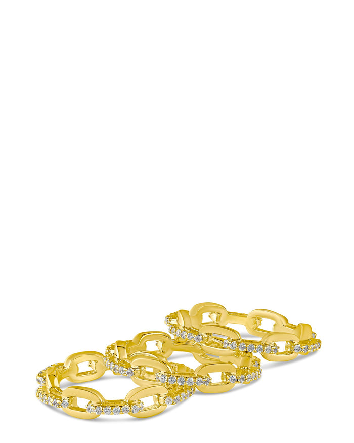 Conjunto de tres anillos apilables de eslabones con zirconias cúbicas en engaste pavé en latón bañado en oro, foto 2