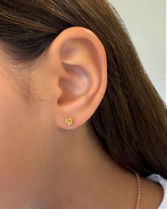 Arete de botón diminuto de huella en oro de 14K, foto 3