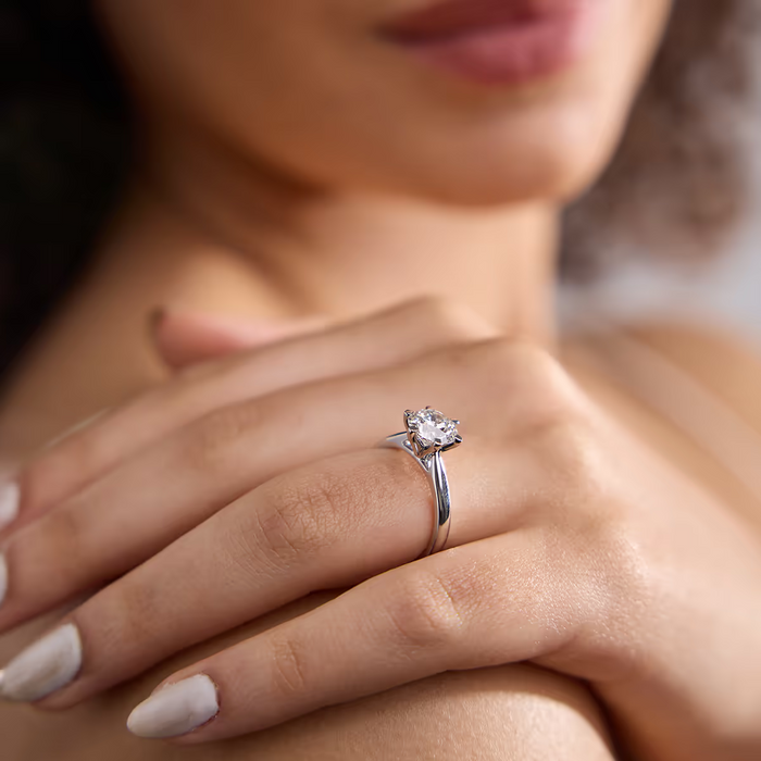 Anillo de compromiso con diamante redondo cultivado en laboratorio de 2 CTW en oro de 14K, foto 7