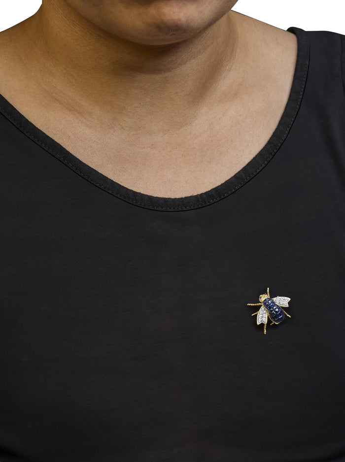 Broche prendedor de abejorro con diamantes de 3/8 ct. p.t. y zafiro azul de 5 4/5 ct. p.t. en oro amarillo de 18K, foto 3