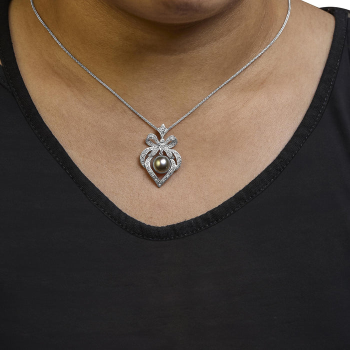 Collar de corazón con diamantes de 3/4 ct. p.t. y perla cultivada negra de Tahití de 12.5 mm en oro blanco de 18K, foto 3