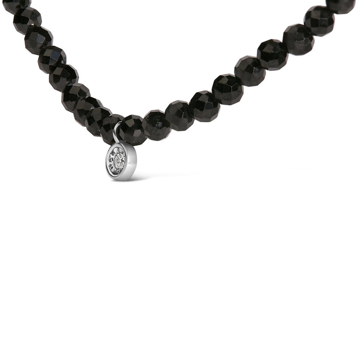 Collar de estaciones con cuentas de espinela negra y detalle de diamante en plata de ley, foto 4