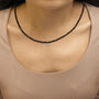 Collar de estaciones con cuentas de espinela negra y detalle de diamante en plata de ley, foto 3