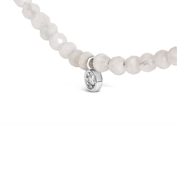 Collar de estaciones con cuentas de piedra de luna y detalle de diamante en plata de ley, foto 4