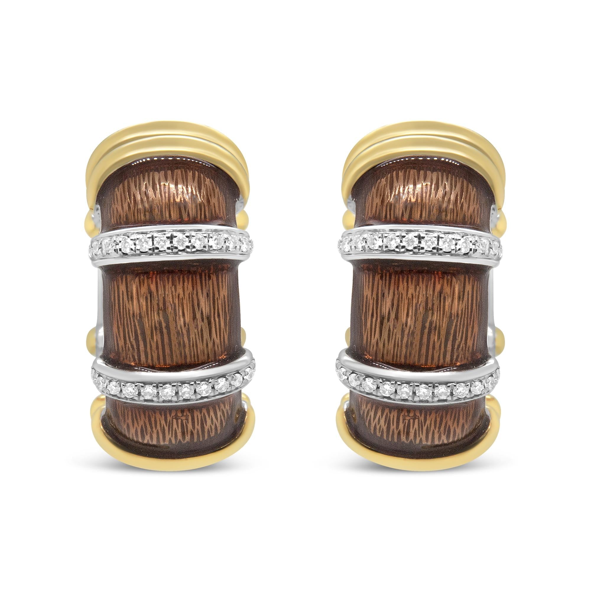 Aretes de aro Huggie con diamantes de 9/10 ct. p.t. en plata de ley con baño flash de oro amarillo y blanco de 18K, foto 1