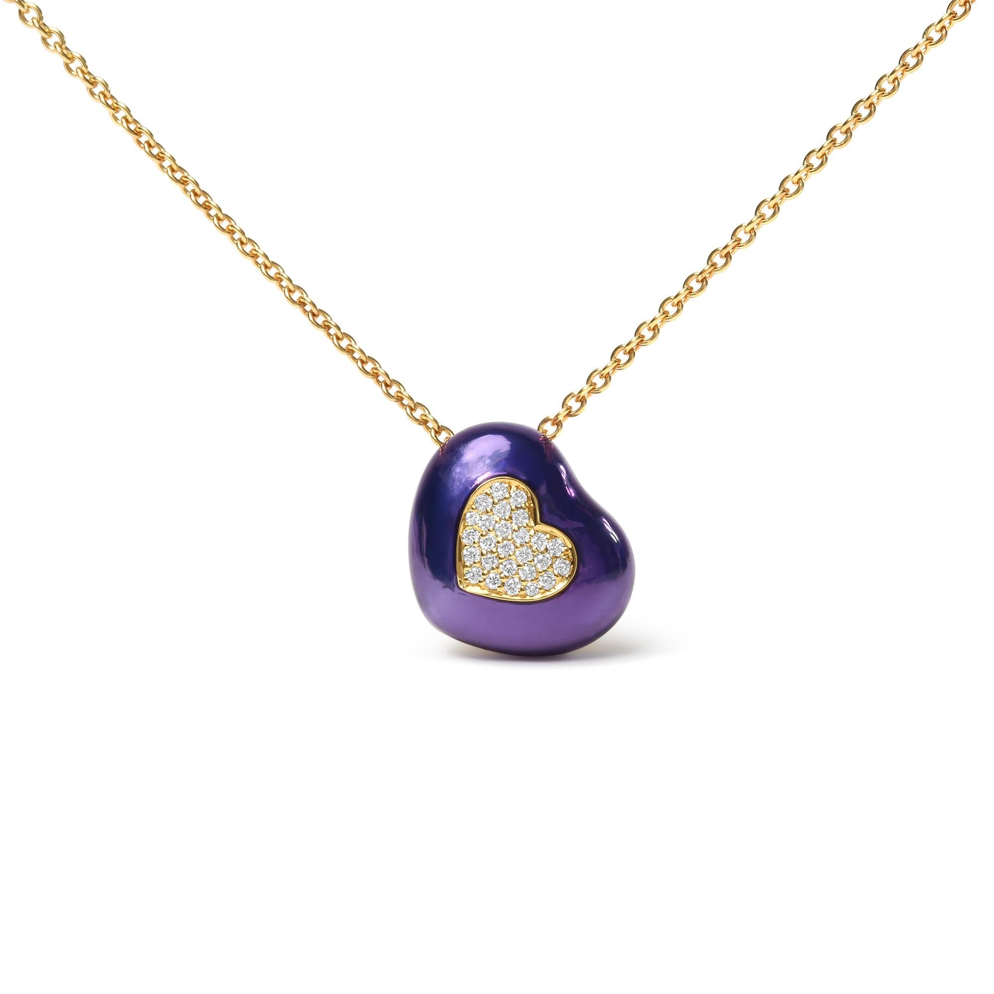 Collar con colgante de corazón con esmalte azul y diamantes redondos pavé de 1/10 ct. p.t. en oro amarillo de 18K, foto 1