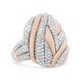 Anillo de cóctel de cúpula texturizada de oro con diamantes de 1 7/8 ct. p.t. en oro rosa y blanco de 18K, foto 2