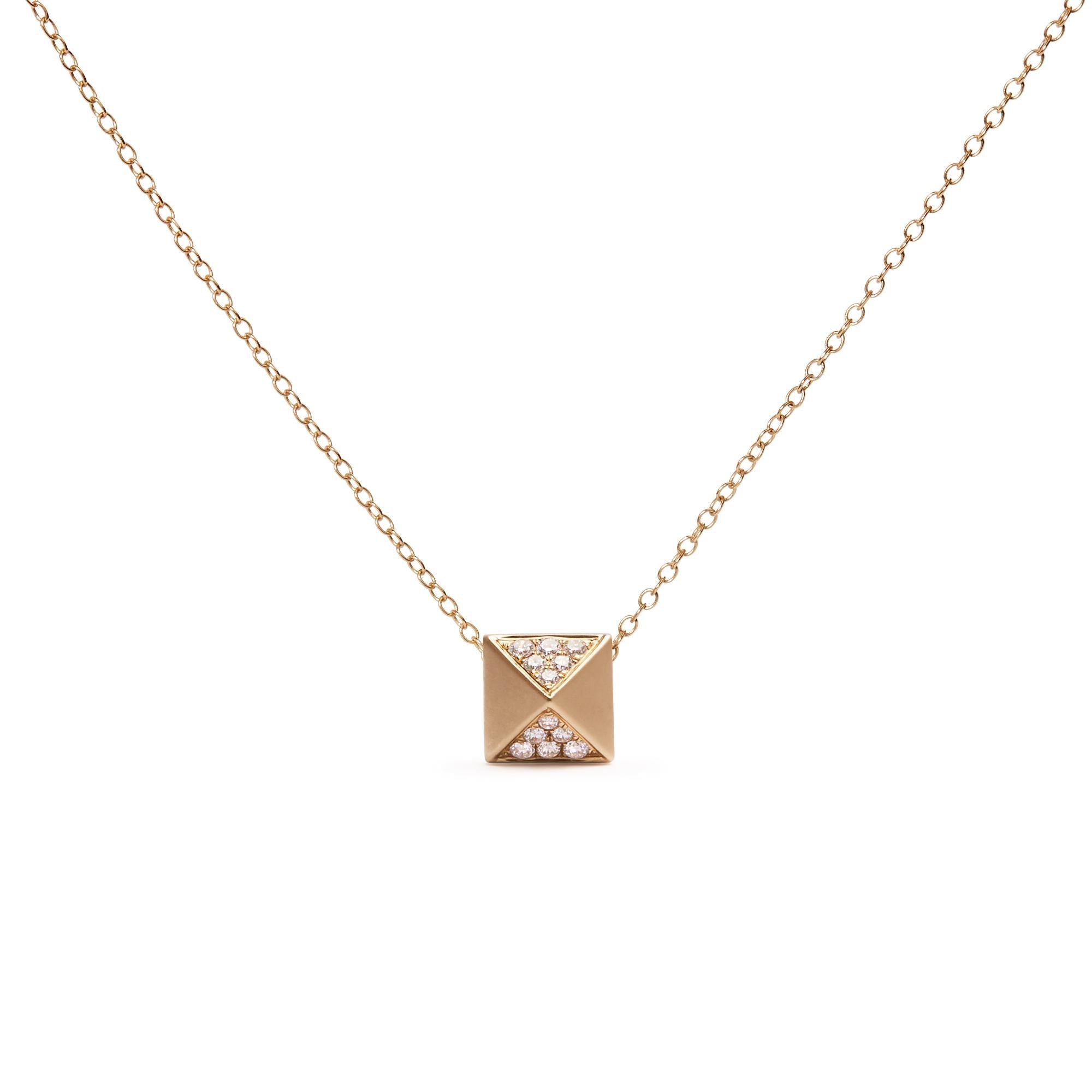 Collar con colgante de pirámide con acabado mate y diamantes de 1/4 ct. p.t. en oro amarillo de 14K, foto 1