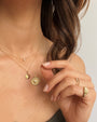 Collar de medallón de brújula con diamante en oro de 14K, foto 4