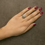 Anillo de halo escudo con diamantes ovalados mixtos de 1/3 ct. p.t. en plata de ley bañada en oro amarillo de 10K, foto 3