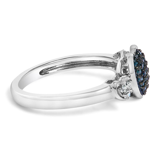Anillo de triple corazón con diamantes azules y blancos de 1/5 ct. p.t. en plata de ley, foto 2