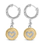 Aretes colgantes de medallón de corazón con diamantes de 1/8 ct. p.t. en plata de ley bañada en oro amarillo de 18K, foto 2