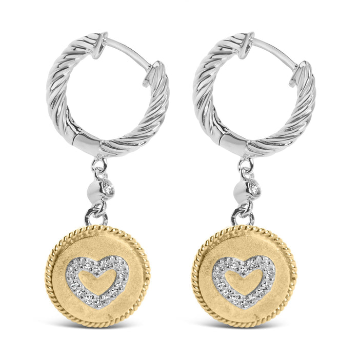 Aretes colgantes de medallón de corazón con diamantes de 1/8 ct. p.t. en plata de ley bañada en oro amarillo de 18K, foto 2