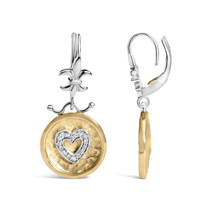 Aretes colgantes de corazón martillado con diamantes de 1/8 ct. p.t. en plata de ley bañada en oro amarillo de 18K, foto 4