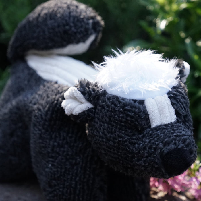 Squooshie Skunk Plush Dog Toy, photo 4