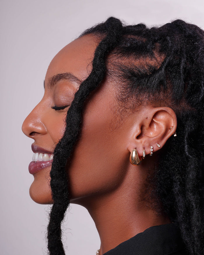 Aretes de botón de diamante pera en bisel en oro de 14K, foto 4