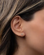 Arete de botón de ojo turco diminuto de diamantes en oro de 14K, foto 2