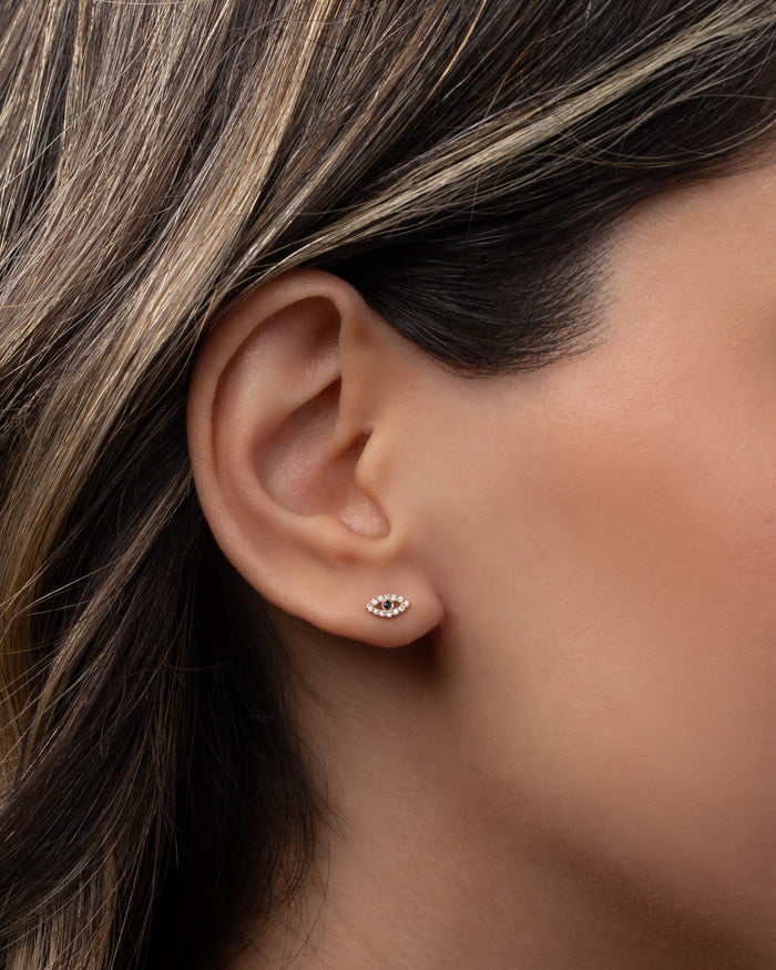 Arete de botón de ojo turco diminuto de diamantes en oro de 14K, foto 2