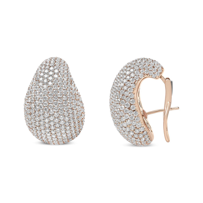 Aretes llamativos de diseño escultural con cierre omega y diamantes micropavé de 13 1/5 ct. p.t. en oro rosa de 18K, foto 2