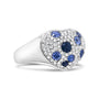 Anillo de racimo en forma de corazón con zafiro azul y diamantes de 5/8 ct. p.t. en oro blanco de 18K, foto 4