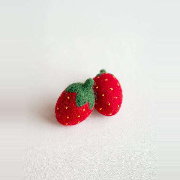Red Strawberry Wool Cat Toy Set, photo 1