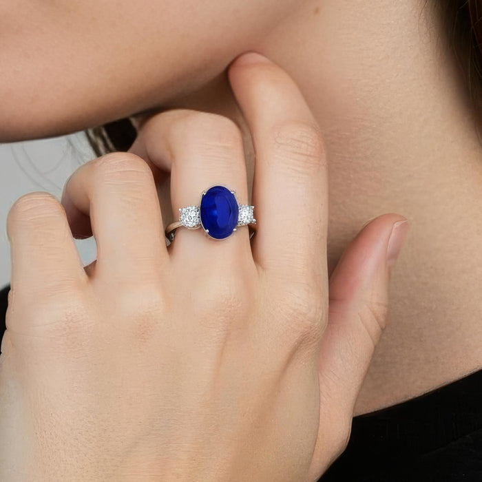 Anillo de tres piedras con zafiro creado en laboratorio de 2.50 CTW en oro de 14K, foto 5
