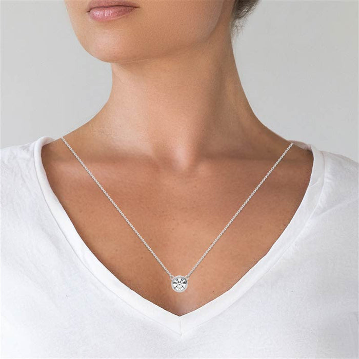 Dije de bisel con diamante redondo cultivado en laboratorio de 2.00 CTW en oro de 14K, foto 5