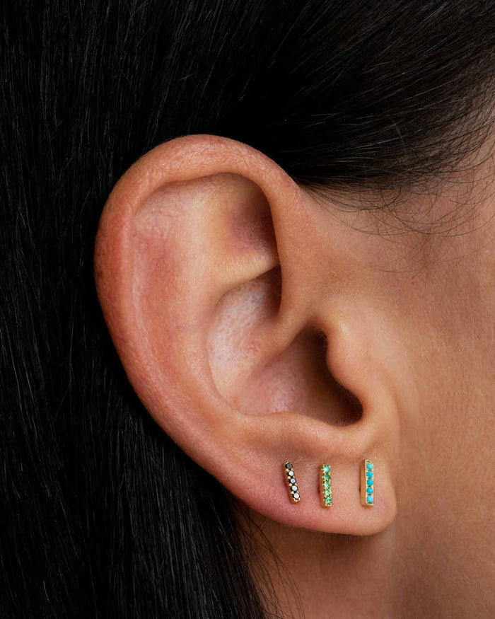 Aretes de botón de barra de esmeralda en oro de 14K, foto 2
